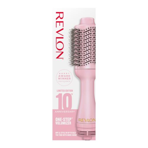 Cepillo Secador Revlon One-Step Volumizer 1100W con tecnología iónica y cerámica. Seca, alisa y da volumen para un acabado suave y profesional.